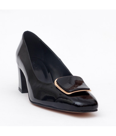 Pantof din piele lacuita neagra cu accesoriu patrat